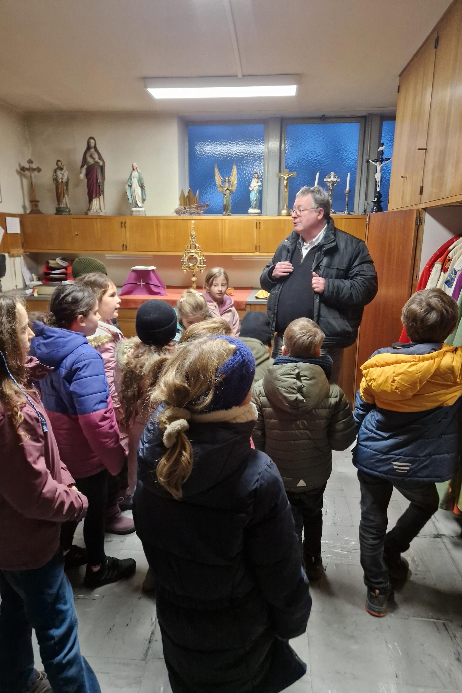 Stationengagng durch die Kirche