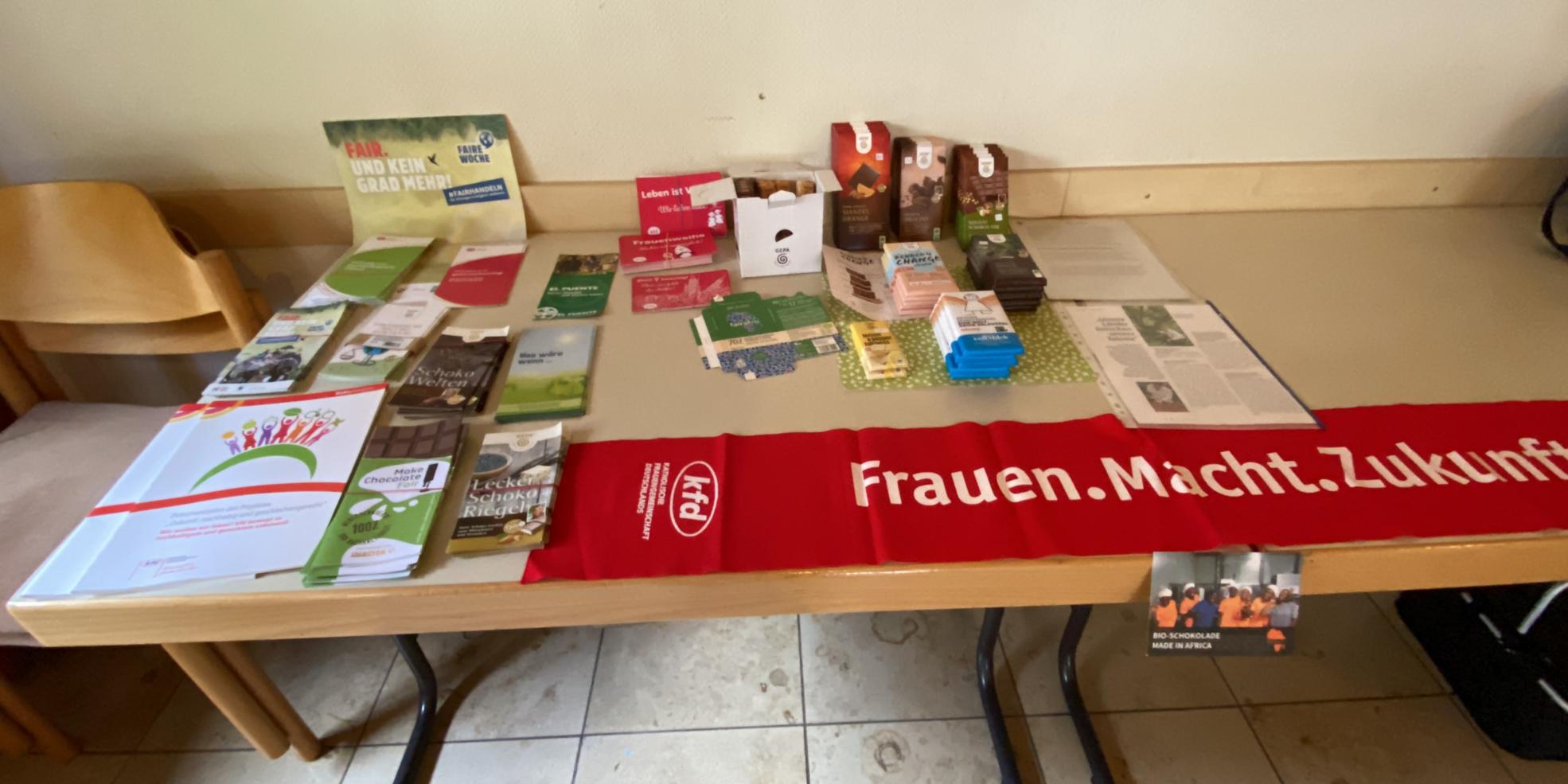 Infotisch zur Schokoladenverkostung